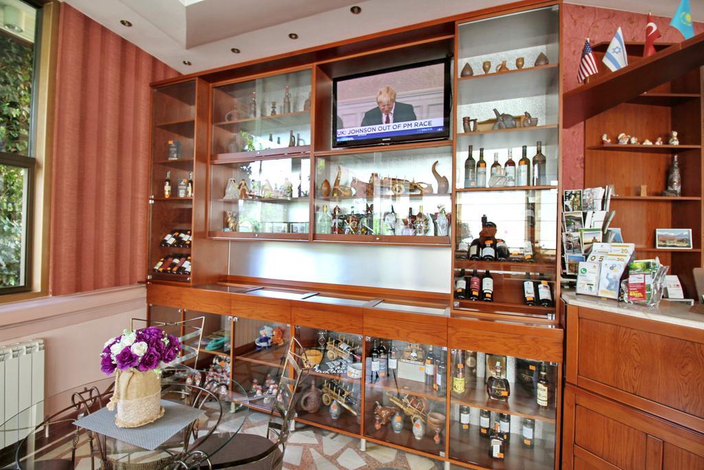 Irmeni Hotel Tbilisi Esterno foto
