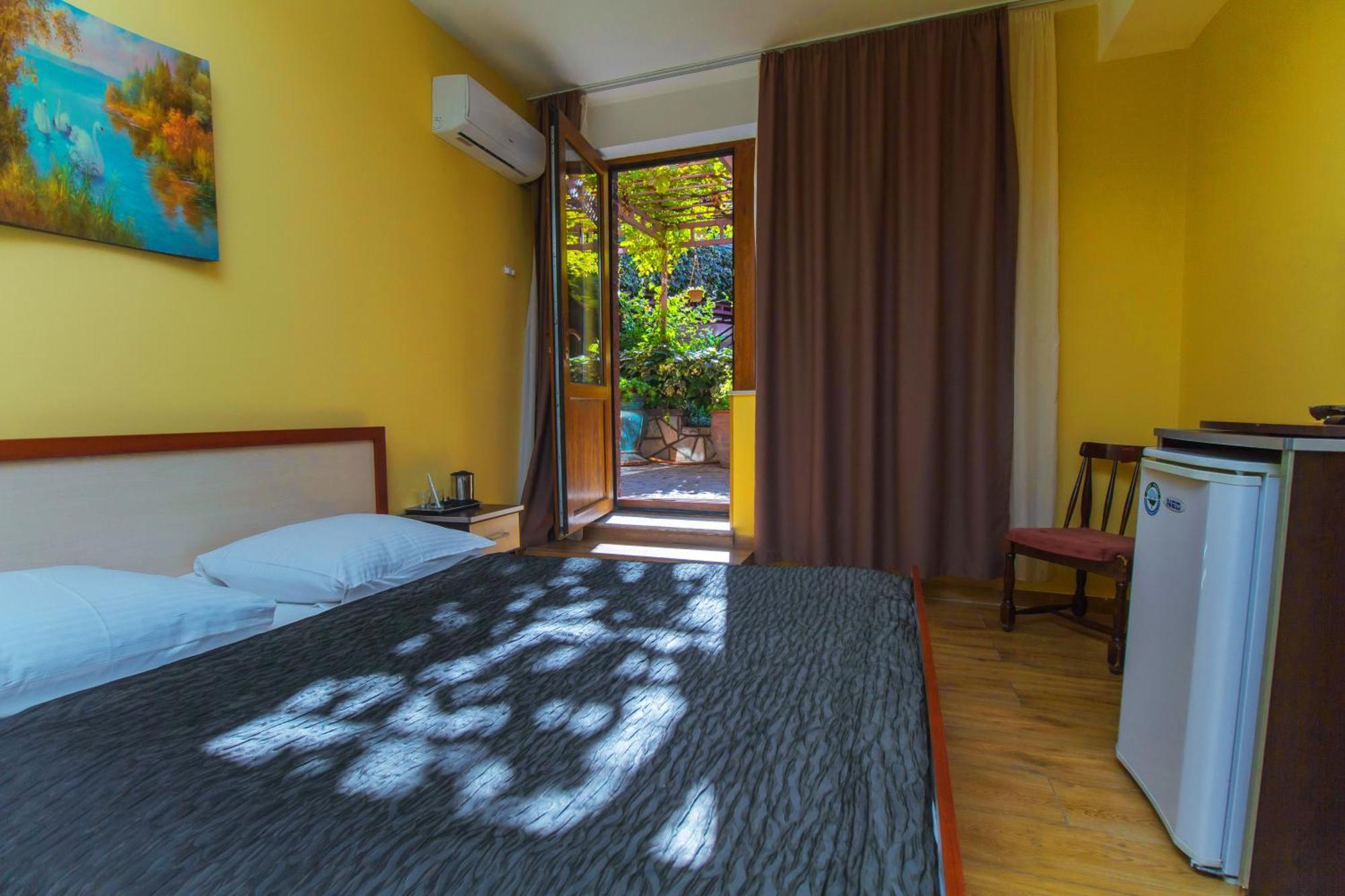 Irmeni Hotel Tbilisi Esterno foto