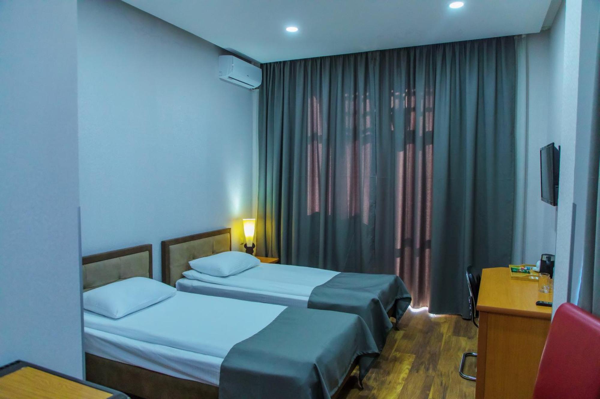 Irmeni Hotel Tbilisi Esterno foto