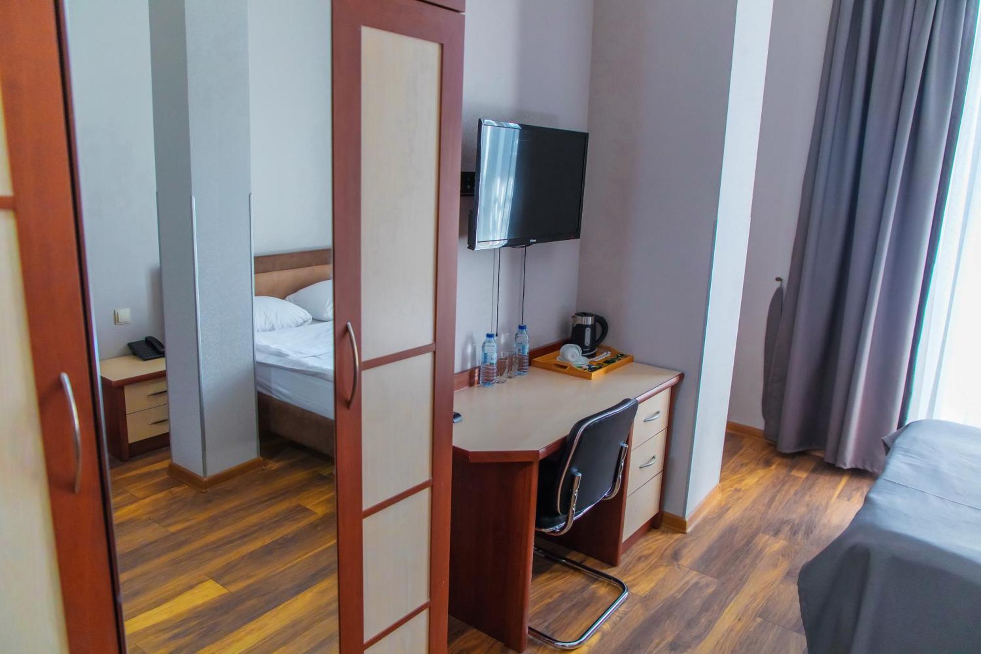 Irmeni Hotel Tbilisi Esterno foto