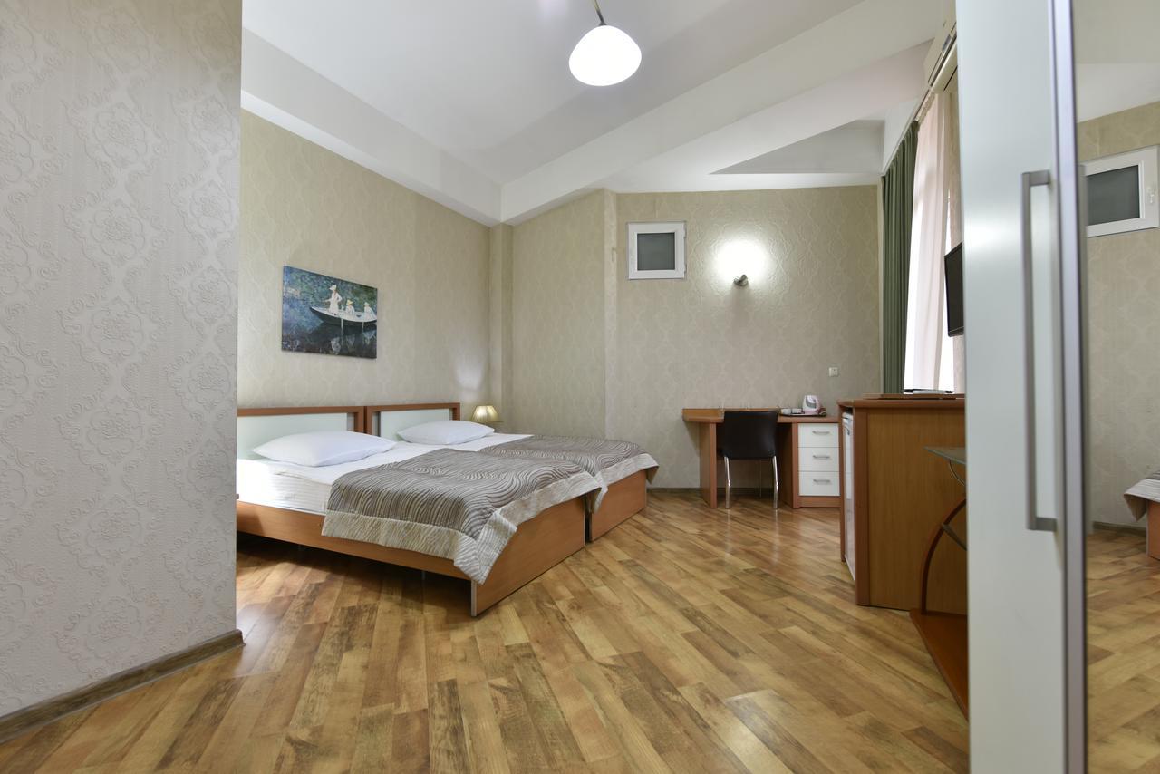 Irmeni Hotel Tbilisi Esterno foto